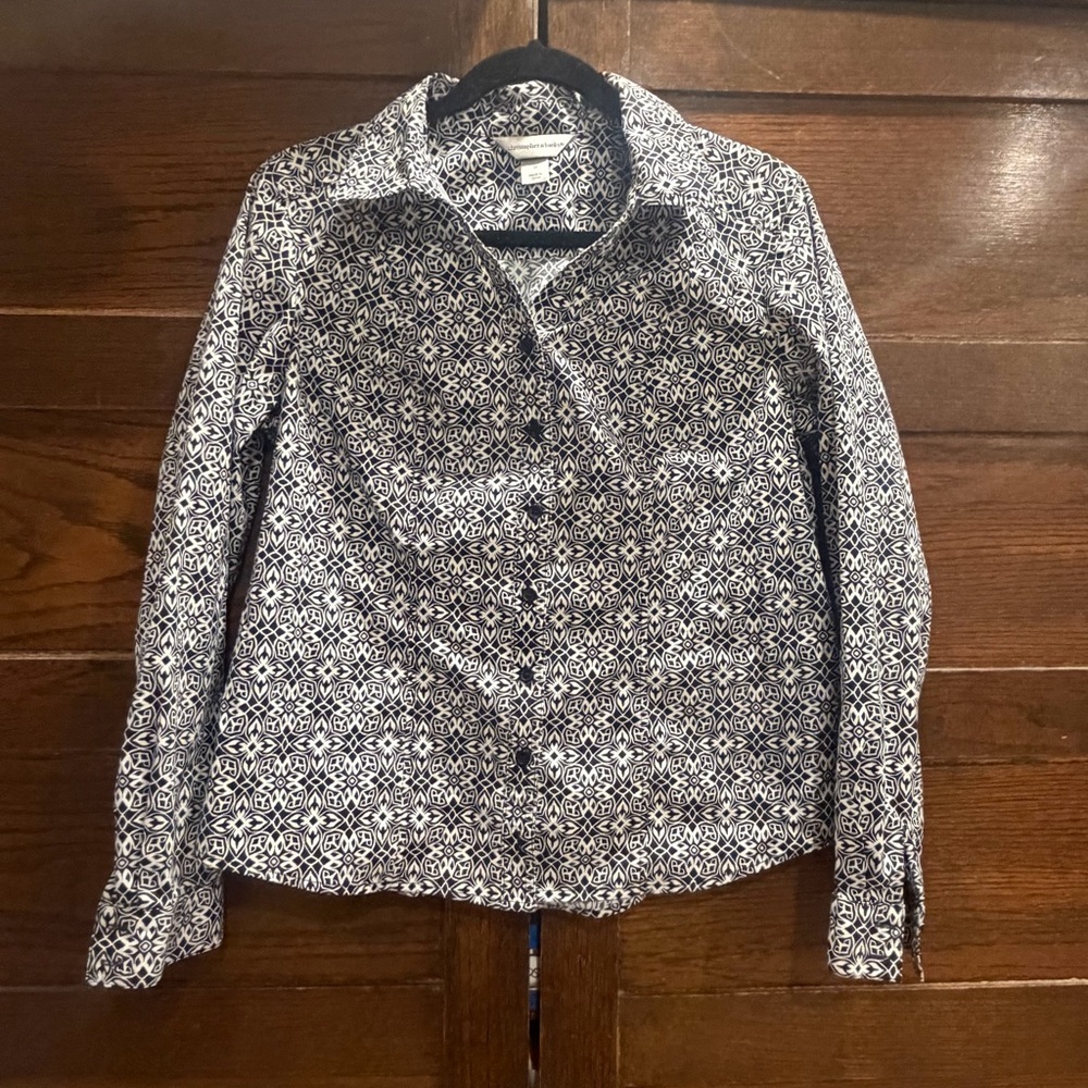 ✅Christopher & Banks medium button up dress shirt Top floral black white teacher